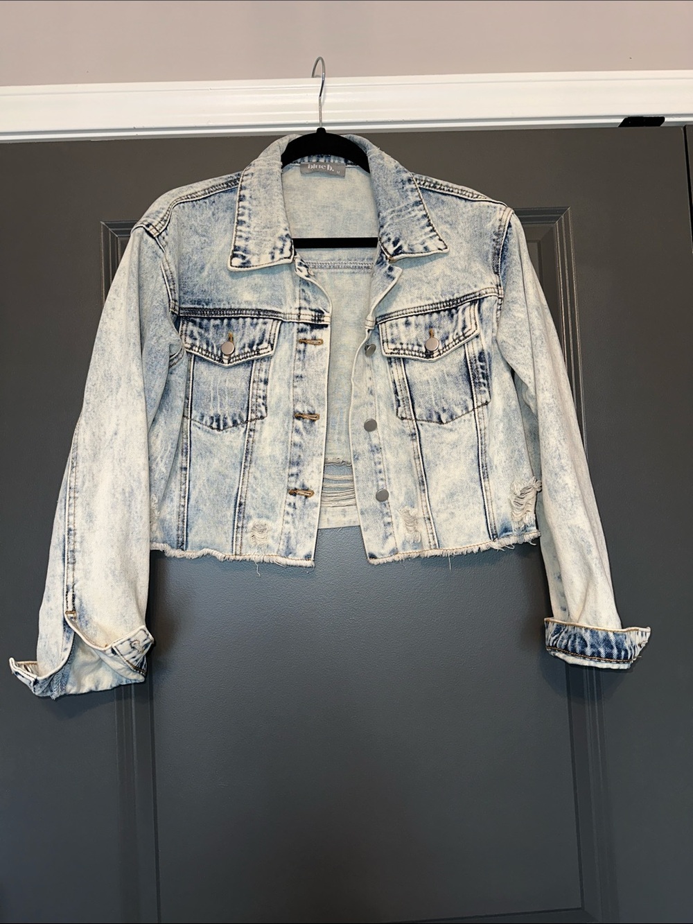 Cropped Light Blue Acid-Wash Denim Jacket - Women